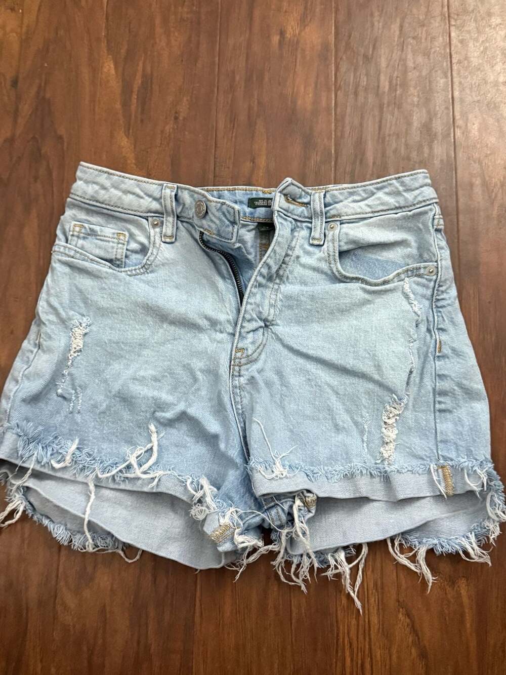 Wild Fable Super High-Rise Rolled Cuff Shorts Size 2/R Light Wash Denim
